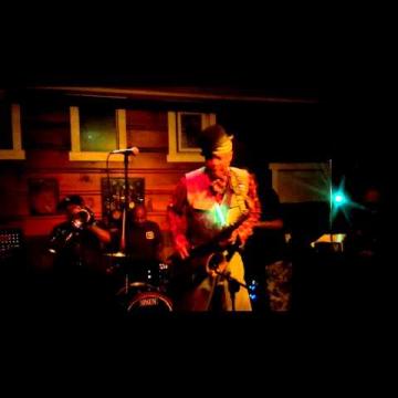 Preview image for the video "2014-04-04 Fishbone @ Northern Delights - Hayfork - CA United States (video-2603)".