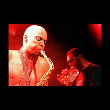 Preview image for the video "2011-05-15 Fishbone @ Le Plan - Ris Orangis - France (video-2289)".