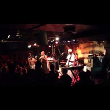 Preview image for the video "2012-10-22 Fishbone @ New Morning - Paris - France (video-2631)".
