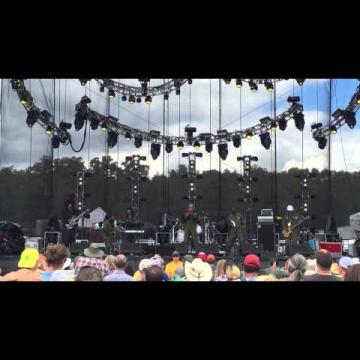 Preview image for the video "2015-09-13 Fishbone @ Lockn' Music Festival - Arrington - VA United States (video-2859)".