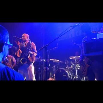Preview image for the video "2012-10-21 Fishbone @ L'Usine à Chapeaux - Rambouillet - France (video-2815)".