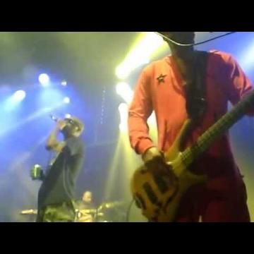Preview image for the video "2012-10-20 Fishbone @ Les Abattoirs - Bourgoin Jallieu - France (video-2474)".