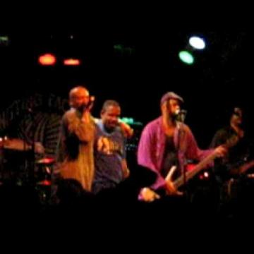 Preview image for the video "2008-11-29 Fishbone @ Knitting Factory - New York - NY United States (video-1972)".