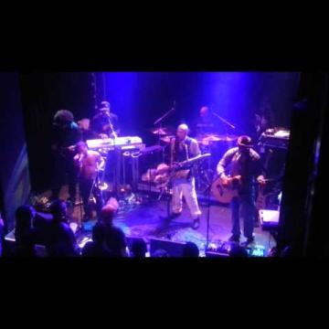 Preview image for the video "2012-10-21 Fishbone @ L'Usine à Chapeaux - Rambouillet - France (video-2442)".