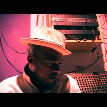 Preview image for the video "2002-11-27 Fishbone @ Melkweg - Amsterdam - Netherlands (video-2595)".