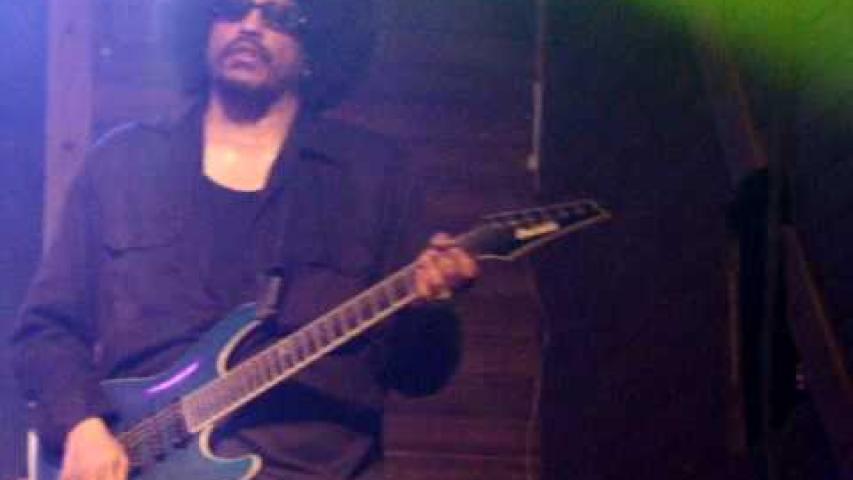 Preview image for the video "2010-07-25 Fishbone @ Carioca Club - Sao Paulo - Brazil (video-2141)".