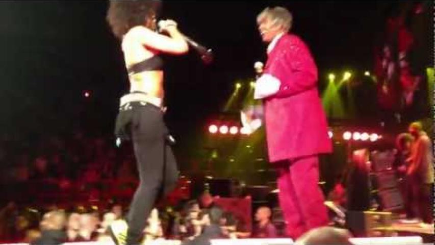 Preview image for the video "2013-01-05 Fishbone @ Palais Omnisports Paris-Bercy - Paris - France (video-2489)".