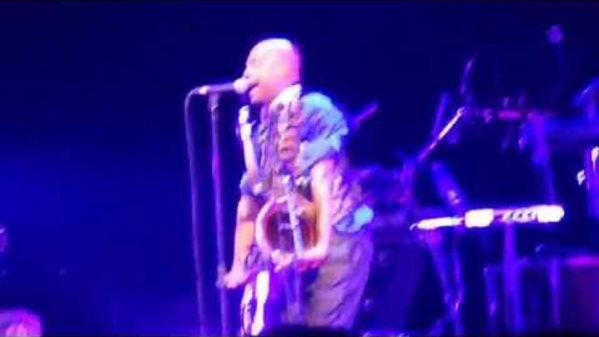 Preview image for the video "2013-01-05 Fishbone @ Palais Omnisports Paris-Bercy - Paris - France (video-2551)".