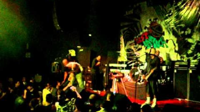 Preview image for the video "2010-07-22 Fishbone @ Club Eazy - Sao Paulo - Brazil (video-2159)".