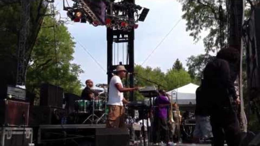 Preview image for the video "2012-09-16 Fishbone @ Riot Fest &amp; Carnival - Chicago - IL United States (video-2519)".