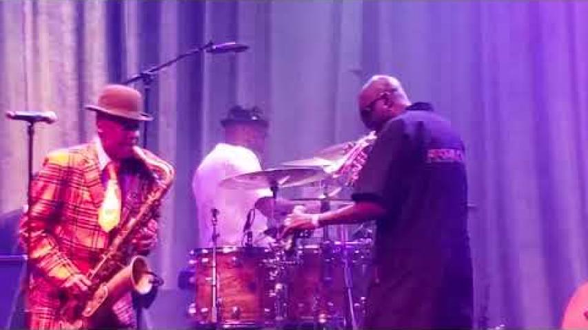Preview image for the video "2018-12-20 Fishbone @ Regent Theater - Los Angeles - CA United States (video-3097)".