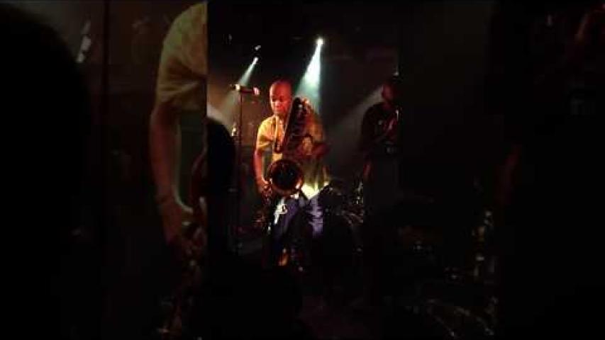 Preview image for the video "2012-10-27 Fishbone @ La Luciole - Alençon - France (video-3051)".