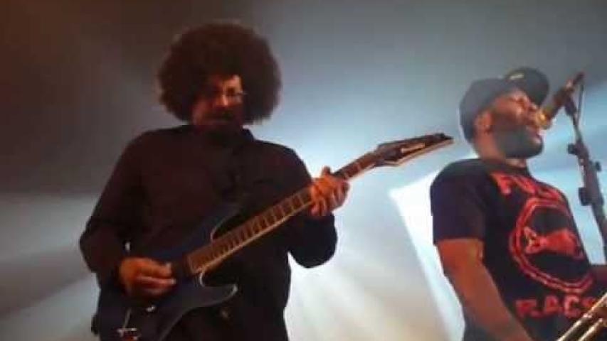 Preview image for the video "2012-11-10 Fishbone @ Le Splendid - Saint Quentin - France (video-2406)". Preview image for the video "2012-11-10 Fishbone @ Le Splendid - Saint Quentin - France (video-2406)".